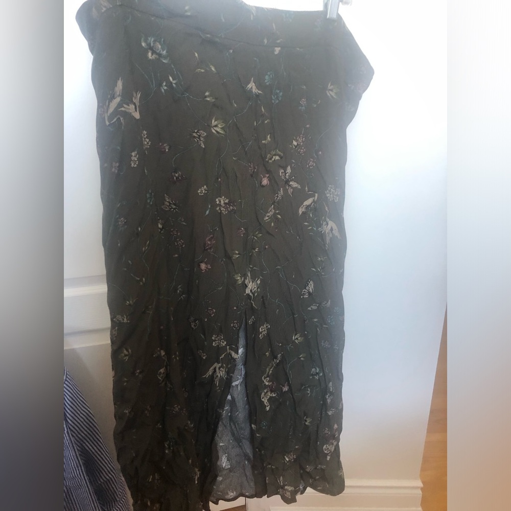 2 piece Olive Floral Puff-Sleeve Women's Top and matching skirt.  3x - Picture 3 of 4